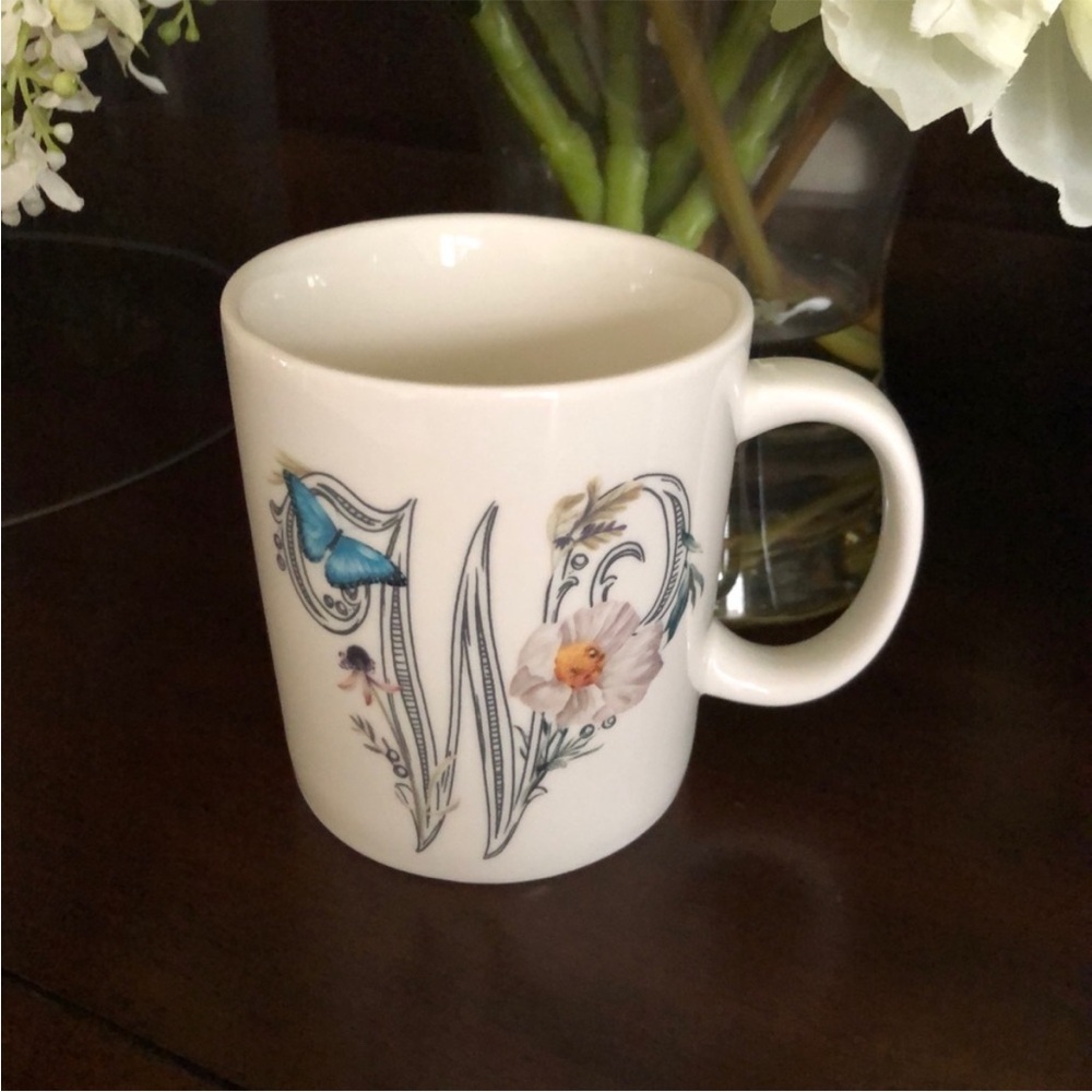 Monique Lhuillier Botanical Alphabet Mug ‘W’ Pottery Barn Floral Coffee NWT! - Picture 2 of 5
